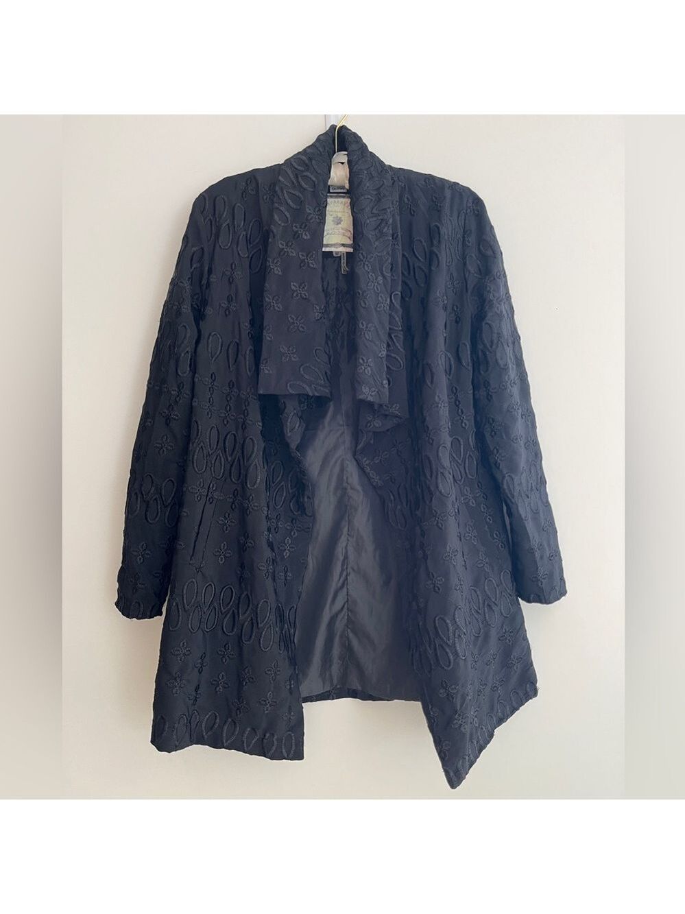 PAPARAZZI BY BIZ Open Front Lined Black Coat Shawl Collar Embroidered Statement
